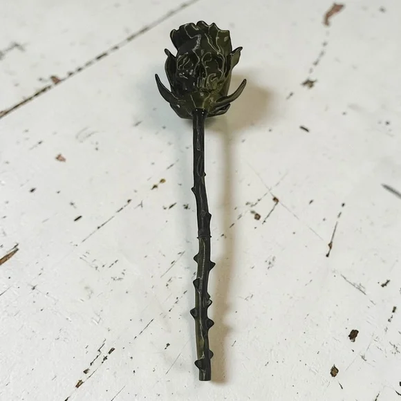 Handcrafted Multicolor Gold-Black Skull Rose (Price for 1) - Picture 10 of 16